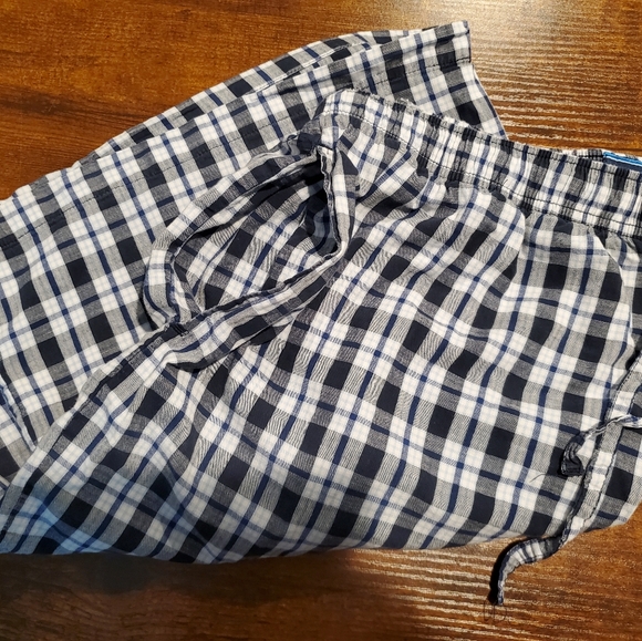 Croft & Barrow Black and White Plaid Women's Shorts - Picture 3 of 4